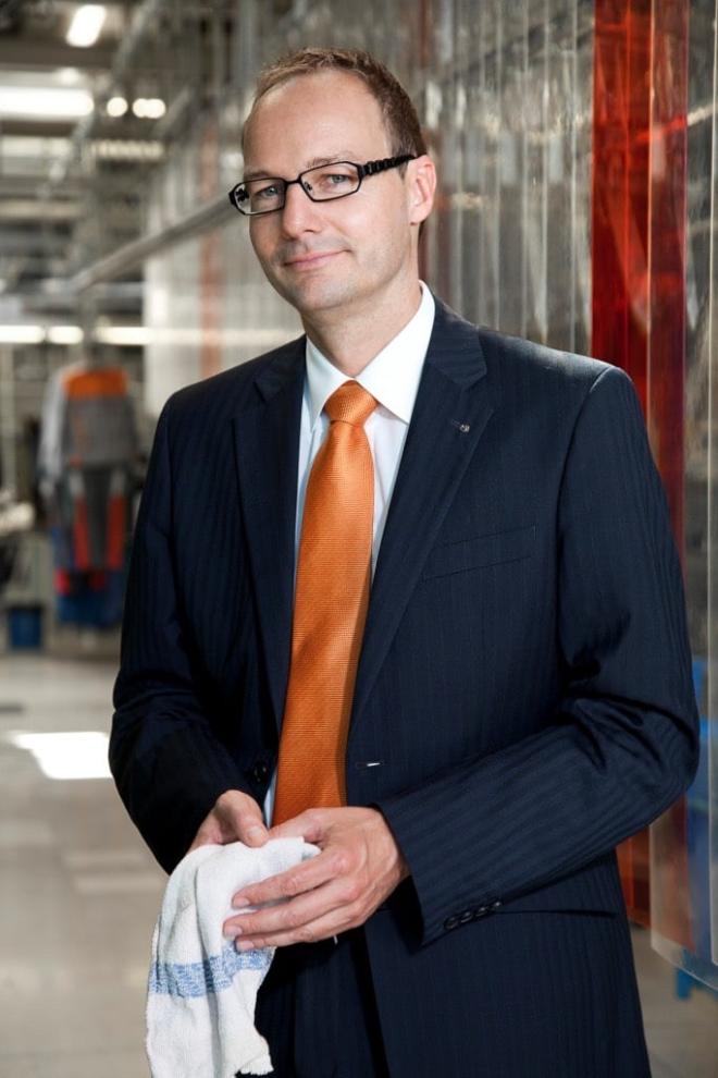 Stefan Janzen, Mewa