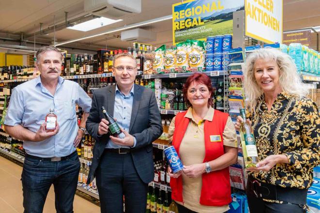 v. l. Billa Frischemanager Josef Weixler, Billa Vertriebsmanager Hermann Bachleitner, Billa Marktmanagerin Marianne Kern und Regionalmanagerin Anna Leitner