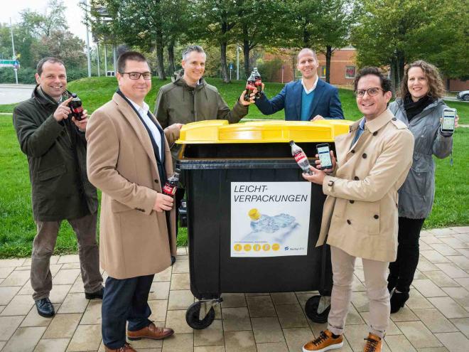 v.l.: Philipp Bodzenta (Coca-Cola Österreich), Christian Abl (Reclay Österreich), Laszlo Niklos (Coca-Cola Österreich), Herbert Bauer (Coca-Cola HBC Österreich), Mark Joainig (Coca-Cola HBC Österreich), Nicole Vacha (Reclay Österreich) 