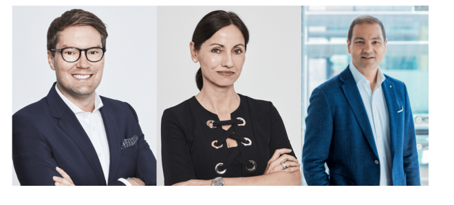 v.l.: Ralph Hofmann, Director Marketing & Sales bei Palmers; Eva Renk-Klenkhart, bei Palmers Head of Product; sowie Johannes Holzleitner, Interspar-Österreich-Geschäftsführer. 