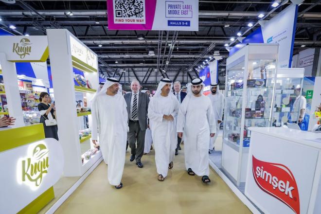 Sheikh Mansoor bin Rashid Al Maktoum, Chairman of the Dubai Sports Council zu Besuch auf der ISM Middle East