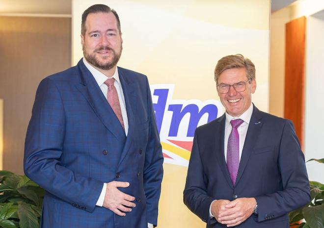 Harald Bauer (dm Geschäftsführer) und Thomas Köck (dm Geschäftsführer)