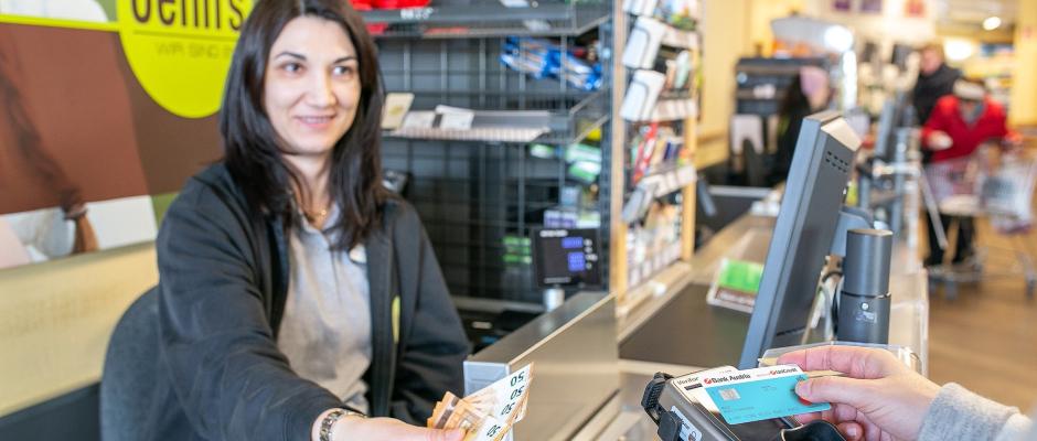 Denn's ermöglicht Bargeldabhebung