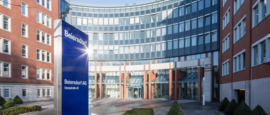 Beiersdorf erzielt starke Ergebnisse im ersten Jahr von C.A.R.E.+