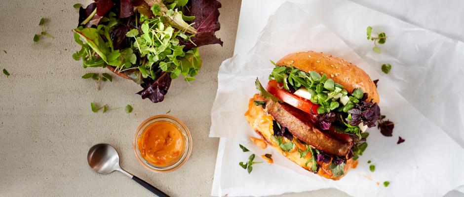 iglo bringt mit Green Cuisine eine neue vegetarische Linie auf Erbsenprotein-Basis in die Tiefkühlung.