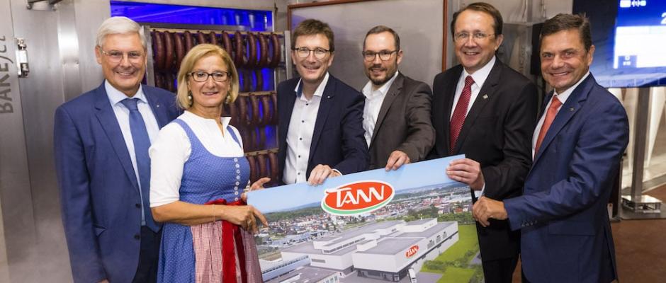 Tann-Eröffnung in St. Pölten: v.l. Spar-Vorstand Hans K. Reisch, Landeshauptfrau Johanna Mikl-Leitner, Spar-Geschäftsführer Alois Huber, Tann-Chef Leopold Scharmer, Bürgermeister Matthias Stadler und Spar-Vorstand Friedrich Poppmeier.