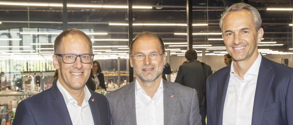 Jürgen Krizmanich, Geschäftsleiter Standorte bei Transgourmet, Österreich-Geschäftsführer Thomas Panholzer und Manuel Hofer, Geschäftsleiter Transgourmet Österreich und Geschäftsführer Top-Team Zentraleinkauf