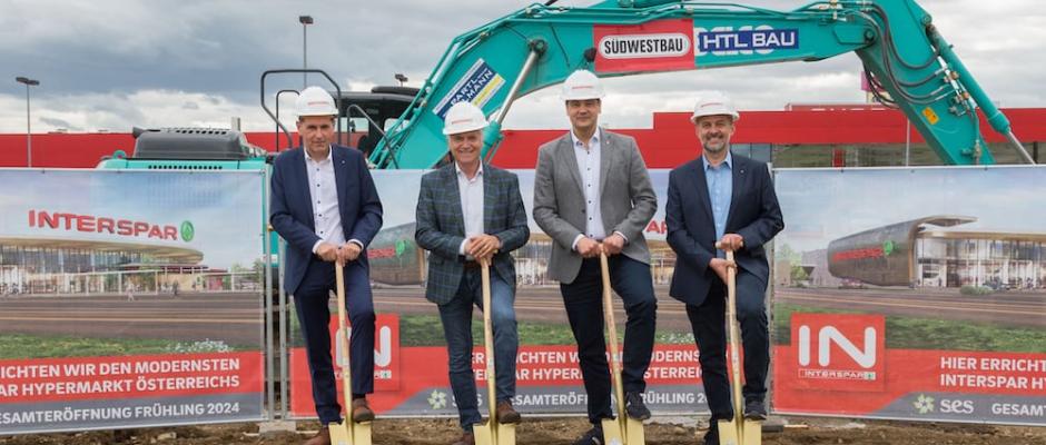 Spatenstich Interspar Leibnitz: v.l.n.r.: Interspar-Regionaldirektor Karl Flock, der Bürgermeister von Leibnitz Helmut Leitenberger, Interspar Österreich-Geschäftsführer Mag. Johannes Holzleitner und der Geschäftsleiter des neuen Standorts Josef Fuchs freuen sich auf den neuen Interspar in Leibnitz.