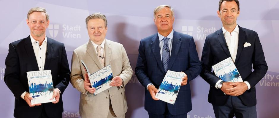 Wiens Bürgermeister Michael Ludwig (2.v.l.), der Wiener-Wirtschaftskammer-Präsident Walter Ruck (2.v.r.), ARA-Vorstandssprecher Harald Hauke (ganz rechts), Kelly's Managing Director Operations Thomas Buck (ganz links)