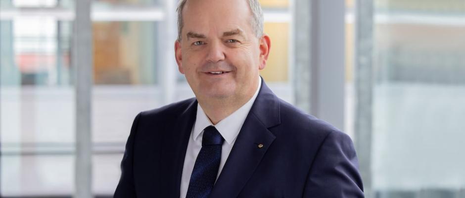 Die Betriebsräte der Spar Österreich wählten daher den gebürtigen Tiroler Franz Hechl zum neuen Spar-Zentralbetriebsratsvorsitzenden. Er vertritt zukünftig als Vorsitzender die Interessen von über 30.000 Spar-Mitarbeitern. 