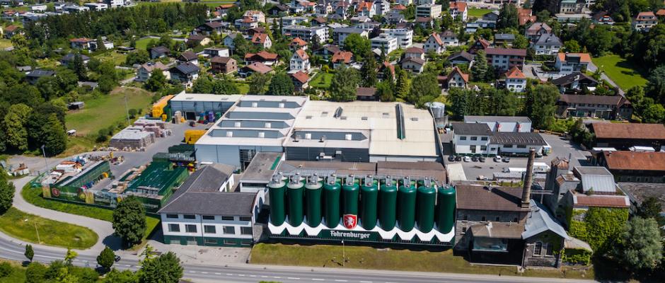 „Die Brauerei Fohrenburg ist heute hervorragend aufgestellt. Wir haben die höchste Produktivität unserer Geschichte erreicht, unsere Auslastung ist auf Rekordniveau und wir verfügen über modernste Anlagen", so Wolfgang Sila, Vorstand der Brauerei.