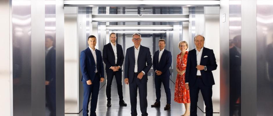 DER NEUE VORSTAND VON PWC v.r.n.l.: Werner Stockreiter, Thomas Steinbauer, Rudolf Krickl, Michael Lackner, Christine Weinzierl, Hannes Rasner  
