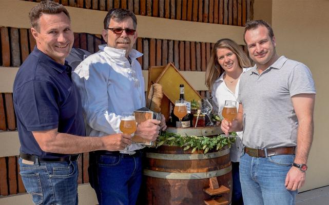 Hinter mit Bienen