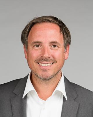 Edzard Meenen, L'Oréal