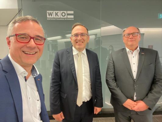 Das neue Team in der WKÖ für dem Lebensmittelhandel: v.l.n.r.: Obmann-Stellvertreter KR Christof Kastner, Obmann KR Christian Prauchner und Obmann-Stellvertreter KR Wolfgang Benischko