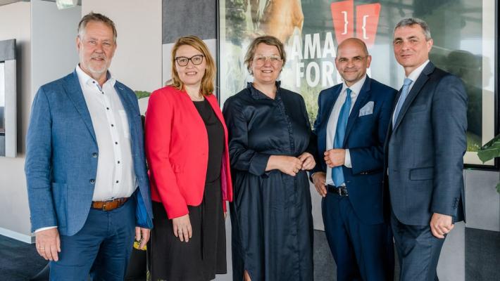 AMA Milchforum: v.l.: Wilhelm Windisch, Christina Mutenthaler-Sipek, Kerstin Wriedt, Alexander Anton, Peter Hamedinger