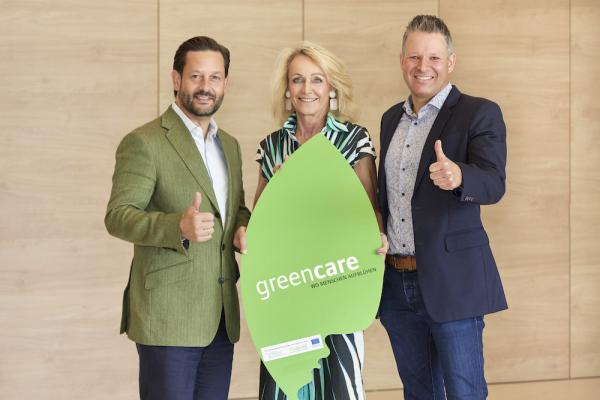 Christoph Metzker, Vorstandsdirektor RWA, Maria Hötschl, Obfrau WIR für greencare, Günther Mayerl, Geschäftsführer Green Care.