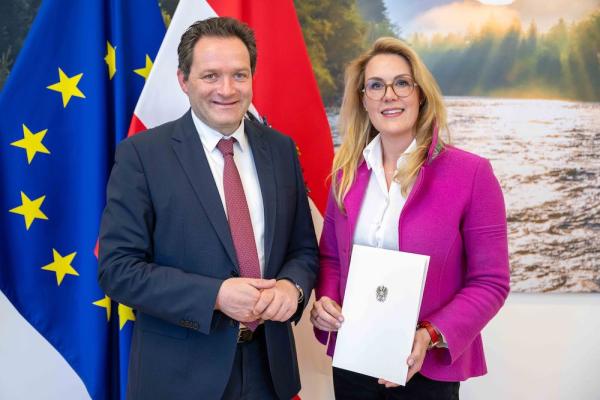 Neue Leitung im Fairness-Büro: Bundesminister Norbert Totschnig hat Dr. Doris Hold zur neuen Geschäftsführerin des weisungsfreien und unabhängigen Fairness-Büros bestellt. 