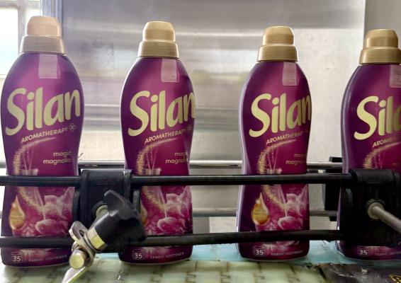 Henkel hat kürzlich in Wien die Produktion einer innovativen Weichspüler-Technologie auf Stärkebasis aufgenommen.