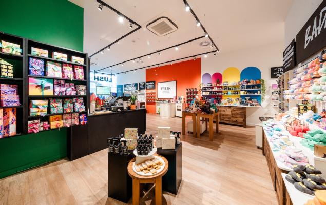 Der Lush-Shop in der Wiener Mariahilfer Straße ist umgezogen und punktet jetzt mit größerer Verkaufsfläche und Party-Raum.