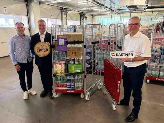 Im Bild v. l. n. r.: Jörg Grafeneder (Bereichsleiter Zentrale Logistiksteuerung KASTNER Gruppe), Mag. Herwig Gruber (Geschäftsführer KASTNER Gruppe) und KR Christof Kastner (geschäftsführender Gesellschafter KASTNER Gruppe).