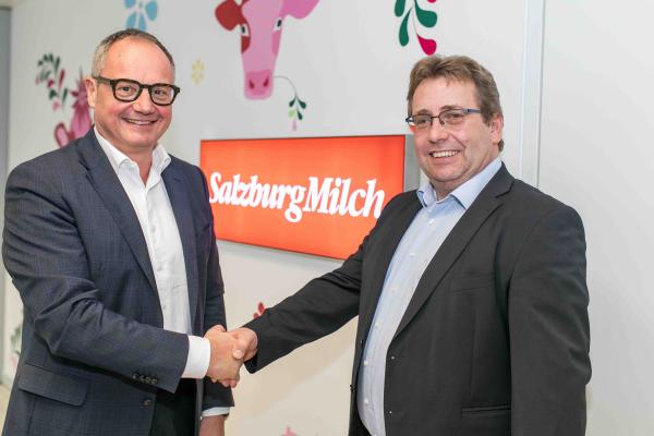  Matthias Oettel (links, Vorstand Consumer Products Meggle AG) und Robert Leitner (Aufsichtsratsvorsitzender SalzburgMilch)