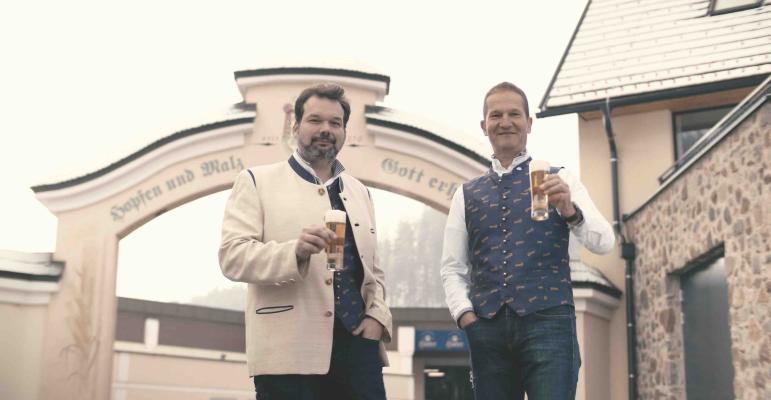 Hirter Bier: Eigentümer und Geschäftsführer li. Niki Riegler und re. Klaus Möller