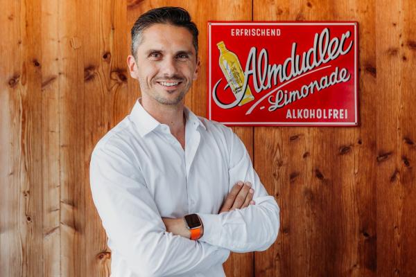 Thomas Horak ist Gesamtverkaufsleiter bei Almdudler