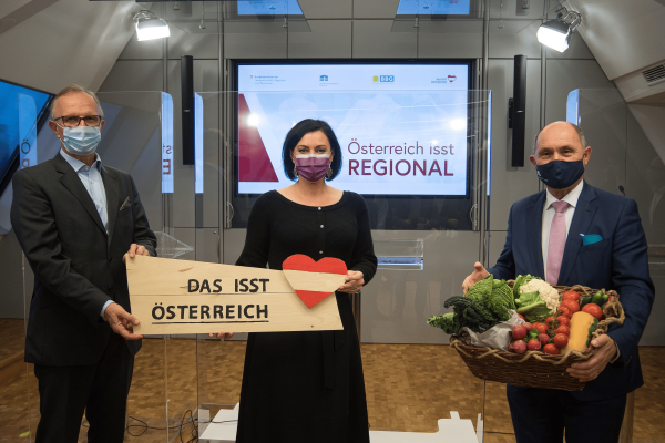Bundesministerin Elisabeth Köstinger,Nationalratspräsident Wolfgang Sobotka,Geschäftsführer der Bundesbeschaffung GmbH Andreas Nemec