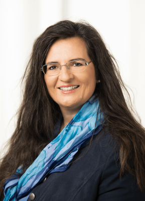 Dr. Gabriela Maria Straka Diplom-Biersommelière, Leiterin der Unternehmenskommunikation & CSR der Brau Union Österreich, Mitglied des Management Teams der Brau Union Österreich