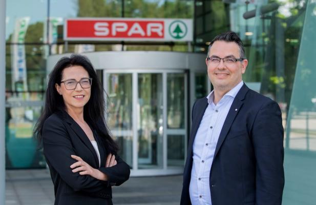 Dr. Roswitha Stöllner übernimmt mit August 2021 die Leitung des Bereichs Konzern Recht innerhalb der Spar Österreich Gruppe. Mag. Gregor Warady übernimmt ebenfalls mit August den Bereich Personal innerhalb des Konzerns. 