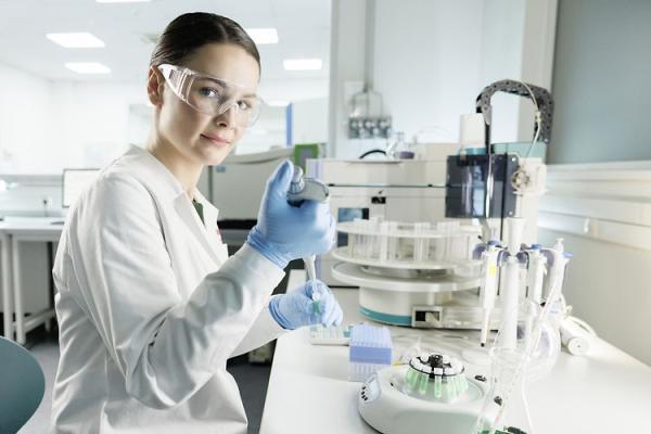 Henkel verleiht zum zweiten Mal den Martha Schwarzkopf-Award, um Frauen in der Wissenschaft zu fördern.