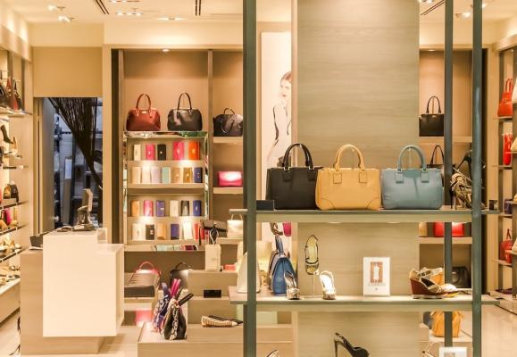 Factory Outlet Center sind immun gegen Online-Handel