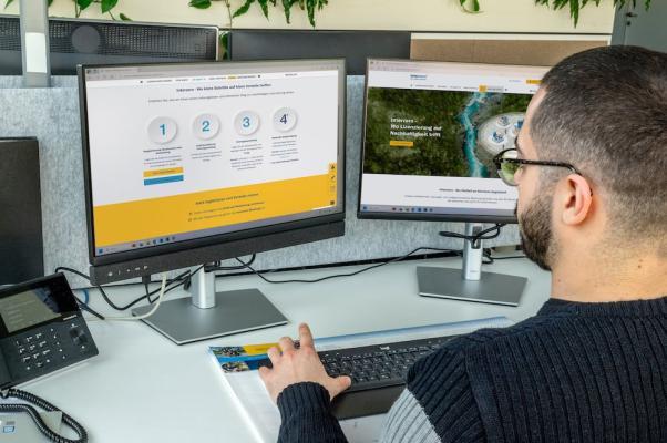 Die Lizenzierungsplattform von Interzero vereinfacht die bisher aufwendige Lizenzierung von Verpackungen, Elektroaltgeräten und Batterien.  