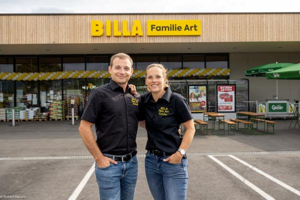 v.l.n.r.: Patrick Art und seine Frau Sandra Art, die als Billa Kauffrau im burgenländischen Forchtenstein startet – und damit österreichweit die zweite Billa Kauffrau ist.