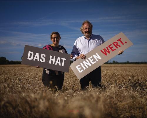Christina Mutenthaler-Sipek (Geschäftsführerin der AMA-Marketing) und Peter Stallberger (Geschäftsführer von GoodMills Österreich).