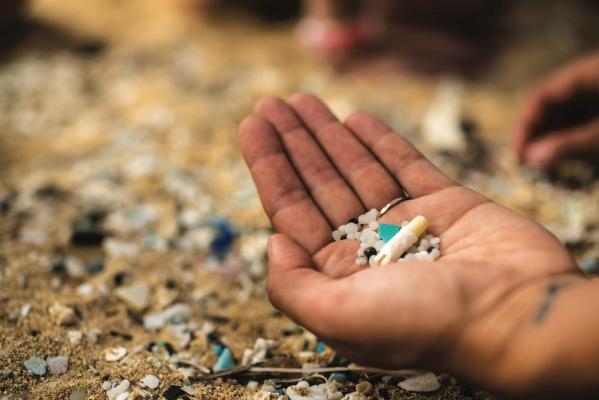 TOMRA treibt Innovation und Recycling im Dialog mit Handel und EWP weiter voran