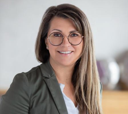 Isabell Gänser-Schnöll wurde die Prokura für den VD SPAR Versicherungsdienst-GmbH (VD SPAR) erteilt und als stellvertretende Leitung Konzern Versicherung befördert.