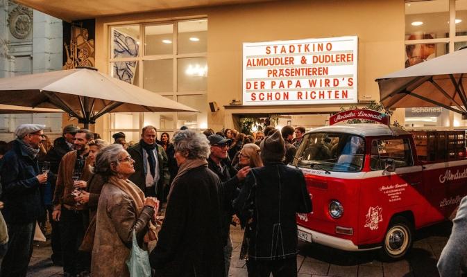 Anlässlich des 101. Geburtstags von Erwin Klein wurde am 15. Oktober das Wiener Stadtkino zur Bühne für Nostalgie, Humor und Familiengeist.
