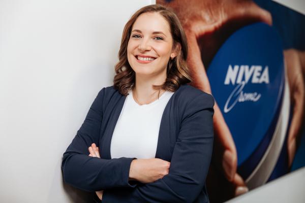 Anna Vervloet ist Head of Sales Österreich & Sales Coordination Osteuropa bei Beiersdorf