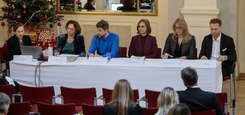 Die Bundeswettbewerbsbehörde (BWB) und das Österreichische Institut für Wirtschaftsforschung (WIFO) begrüßten Ende November im Haus des Sports zahlreiche hochkarätige Expertinnen und Experten aus Wissenschaft, Wirtschaft und Verwaltung bei ihrer dritten gemeinsamen Fachtagung zu den Themen Wettbewerb, Fairness und Wandel.