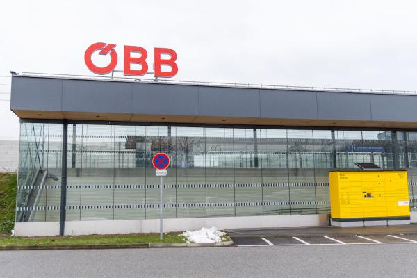 Rund 50 neue 24/7 Poststationen werden in den nächsten Monaten kontinuierlich an Bahnhöfen der ÖBB ausgerollt