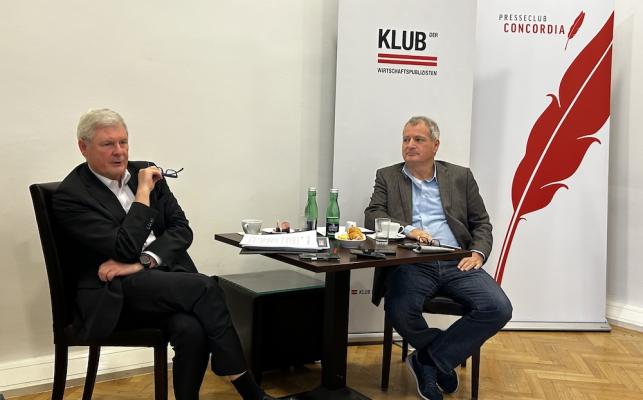 Spar-Vorstandsvorsitzender Hans K. Reisch (li.) und Manfred Schumi, Präsident des Klubs der Wirtschaftspublizisten