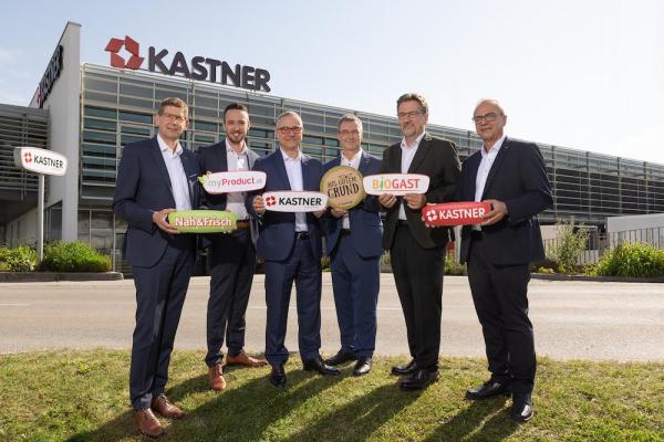 Im Bild v. l. n. r.: Andreas Blauensteiner MBA (Kastner Geschäftsführer), Rainer Neuwirth MA (myProduct.at Geschäftsführer und Bereichsleiter für Business Development), KR Christof Kastner (Geschäftsführender Gesellschafter Kastner Gruppe), Mag. Herwig Gruber (Kastner Geschäftsführer und CSR-Beauftragter), Horst Moser (BIOGAST Geschäftsführer), Prok. Alfred Hackl (Vertriebsleiter Kastner Abholmarkt und Gastrodienst)