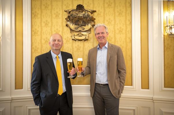 Florian Berger (li) und Karl Schwarz vom Brauereiverband