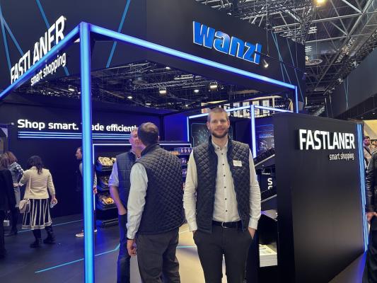 Am Wanzl Ausstellerstand auf der Euroshop 2026: DI Daniel Elsner, Vertriebsleiter