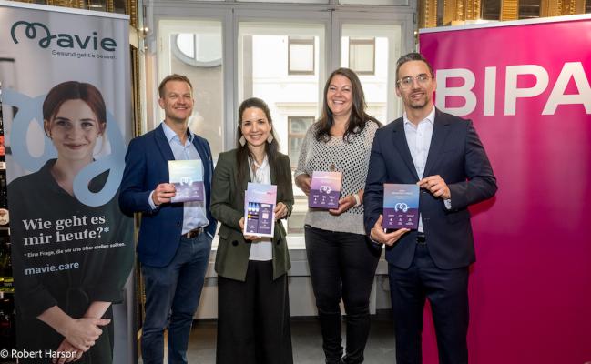 Mavie Next, MavieMe & BIPA - Lukas Mayrl, Geschäftsführer Mavie Next - Fanni Schmidt, Geschäftsführerin MavieMe - Eva Paschinger, BIPA Gewerberechtliche Geschäftsführung Medizinprodukte & Category - Markus Geyer, BIPA Geschäftsführer