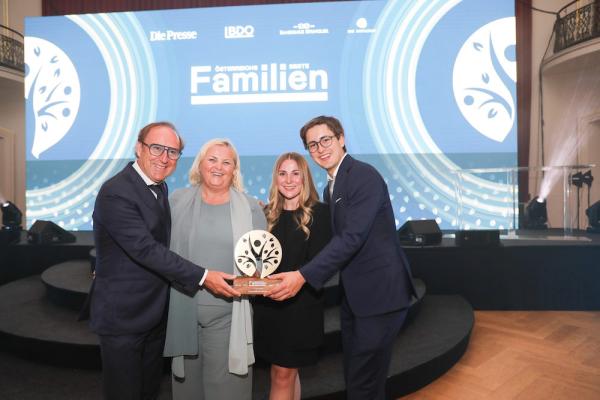 Beste Familienunternehmen 2026: v.l.n.r.: Josef Dygruber mit seiner Gattin Marietta und ihren Kindern Laura Dygruber und Josef Dygruber jun.