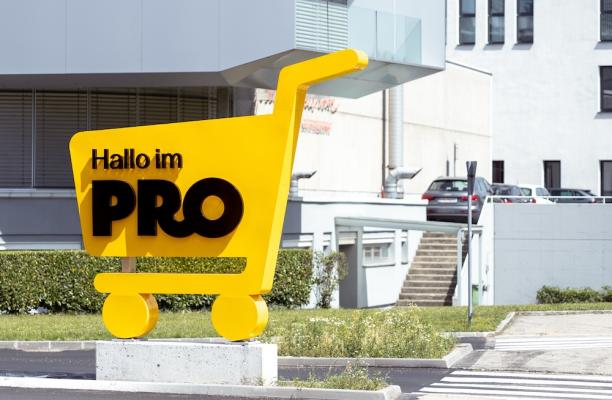 Hallo im Einkaufszentrum PRO