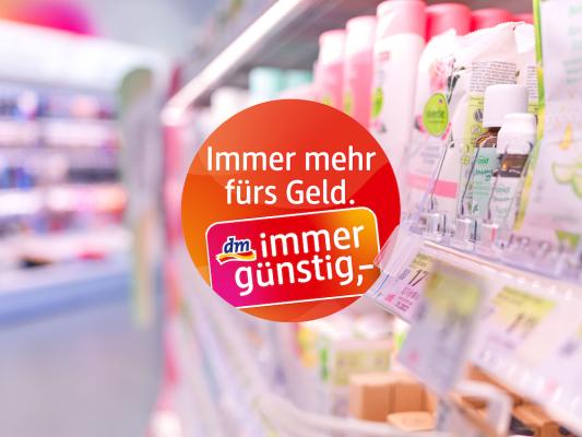 dm immergünstig: Die rund 20.500 Produkte im österreichischen dm Sortiment wurden seit durchschnittlich 23,3 Monaten nicht preiserhöht.